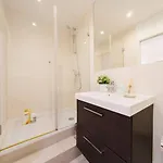 Chiado Gem Private Pool & Patio Retreat