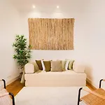 Chiado Gem Private Pool & Patio Retreat شقة Lisboa