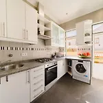 شقة Chiado Gem Private Pool & Patio Retreat