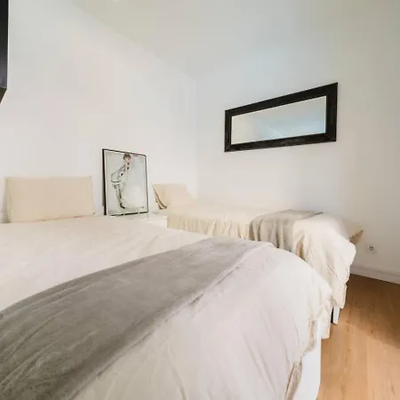 Chiado Gem Private Pool & Patio Retreat Lejlighed Lisboa