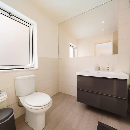 Chiado Gem Private Pool & Patio Retreat Lejlighed