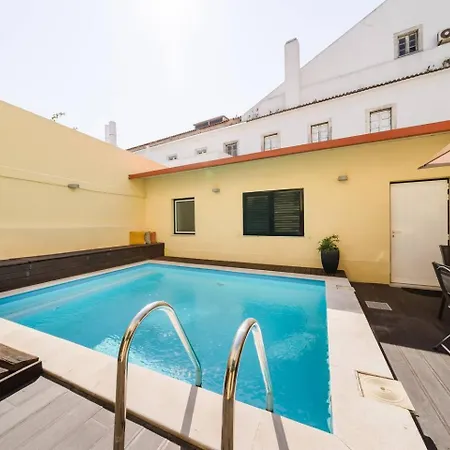Chiado Gem Private Pool & Patio Retreat * Lisboa