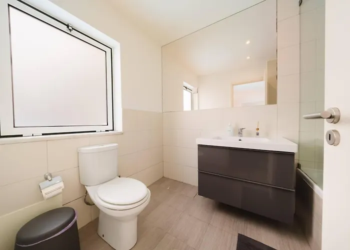 Chiado Gem Private Pool & Patio Retreat Apartment