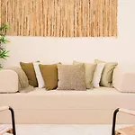 Chiado Gem Private Pool & Patio Retreat Apartamento