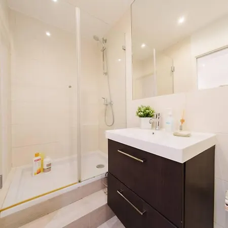 Chiado Gem Patio Retreat & Private Pool