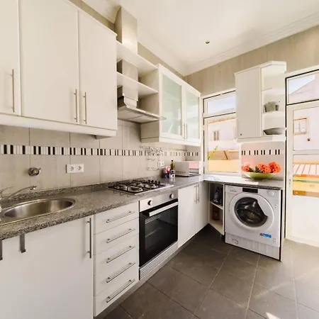 Appartamento Chiado Gem Patio Retreat & Private Pool