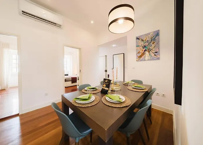 Apartament Chiado Gem Private Pool & Patio Retreat *