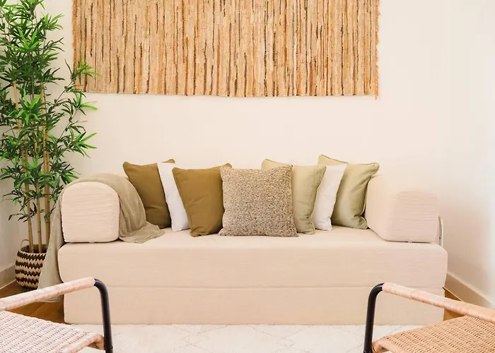 Chiado Gem Private Pool & Patio Retreat Appartamento
