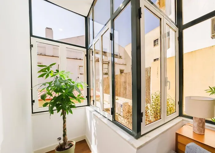 Appartamento Chiado Gem Private Pool & Patio Retreat Lisbona