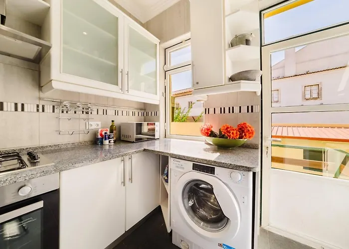 Apartament Chiado Gem Private Pool & Patio Retreat *