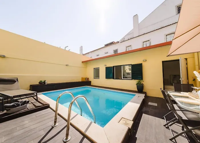 Appartamento Chiado Gem Private Pool & Patio Retreat