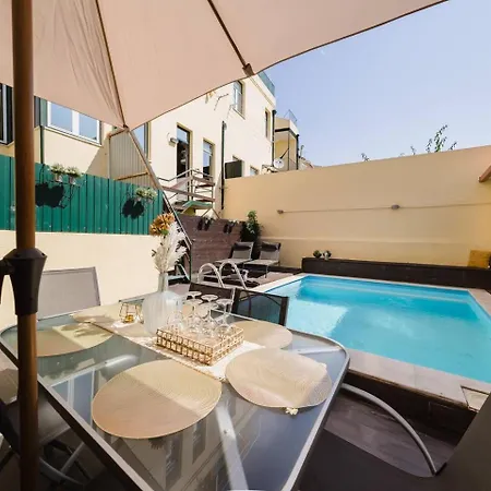Chiado Gem Private Pool & Patio Retreat