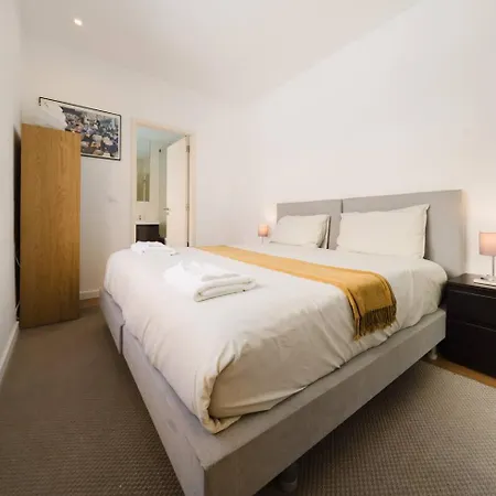 Διαμέρισμα Chiado Gem Private Pool & Patio Retreat