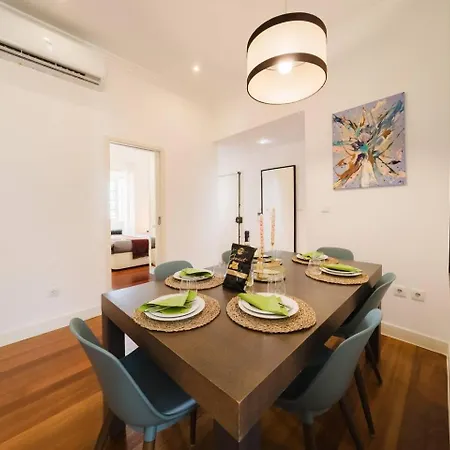 Διαμέρισμα Chiado Gem Private Pool & Patio Retreat *