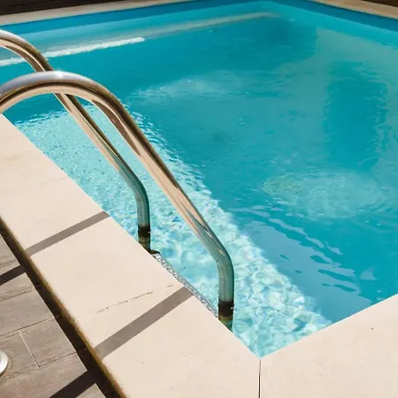 Chiado Gem Private Pool & Patio Retreat *