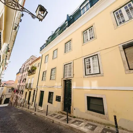 Chiado Gem Private Pool & Patio Retreat * Lisboa