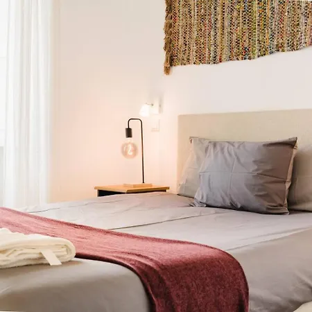 Private Pool, Sleeps 10, Daire Lisboa