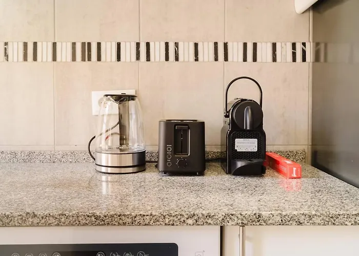 Chiado Gem Private Pool & Patio Retreat Apartmán